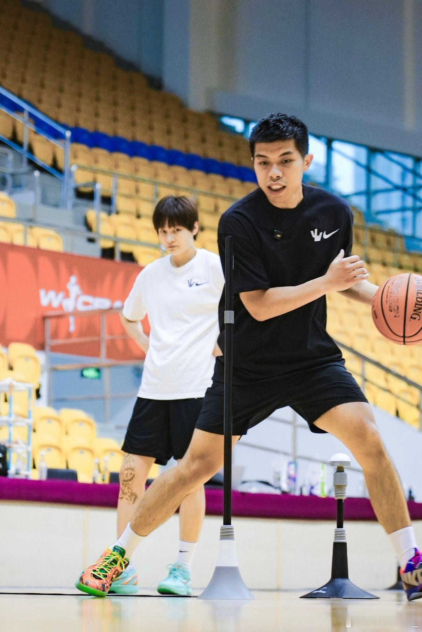杨力维杨力维 20260806充实每一天 姐姐(其实有一两张xhs上看过了)图源