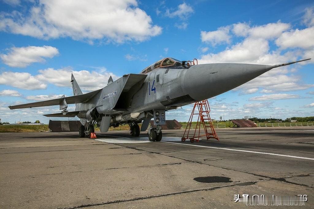 🇷🇺一架米格-31BS战斗机在2016年彼尔姆举行的帕尔马之翼航展上亮相。