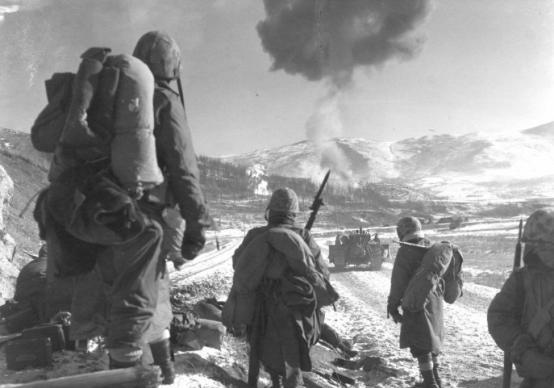 1959年傅崇碧在军事学院学习，同皮定均去看彭德怀，彭德怀问：敢来呀？

195