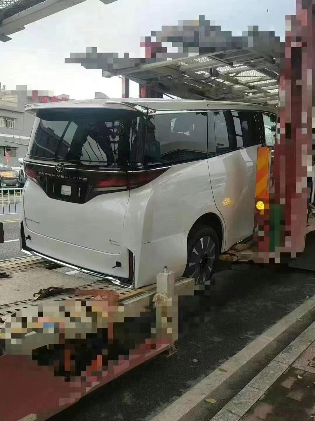 还有王法？运损的丰田埃尔法还要加价11万？少加点算优惠？大佬的钱就是这么好赚#丰