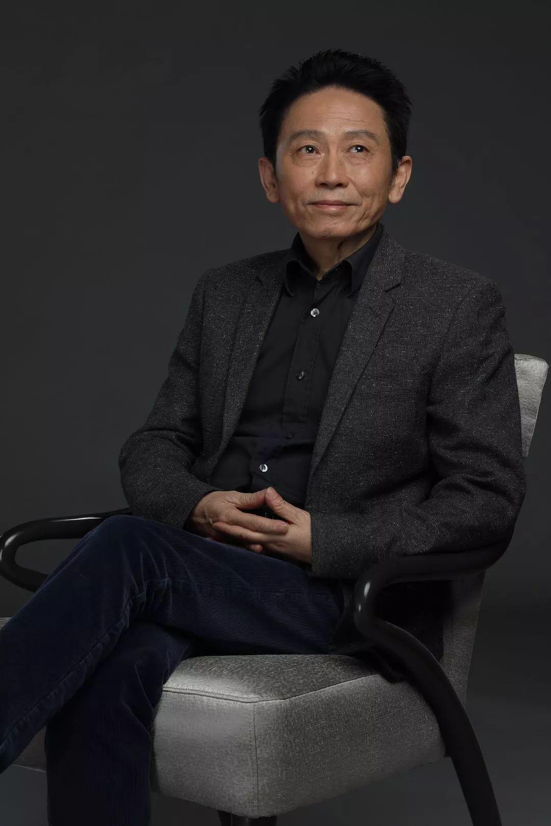 当年，筹拍《北平无战事》时，编剧刘和平想让黄晓明出演方梦敖，可是当他看到黄晓明的