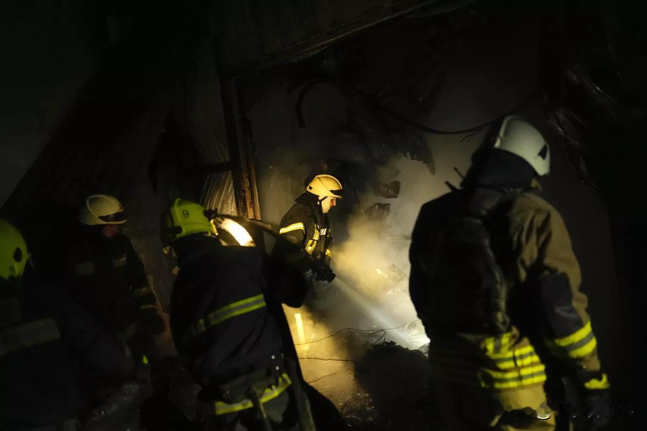 【重点关注：今天夜间，乌克兰基辅已遭到5轮空袭】
基辅时间2025年11月14日