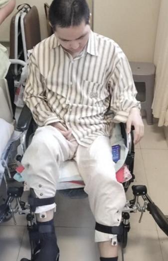 23岁的王斌是长春大学硕士生，还有半年就能毕业，可惜运气太差。去年他回老家过年，
