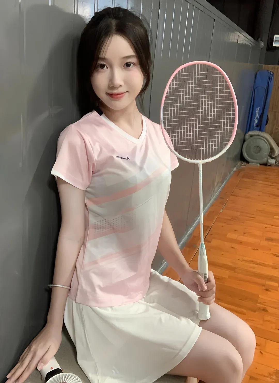 如果 100万和她只能选一个，你选哪个