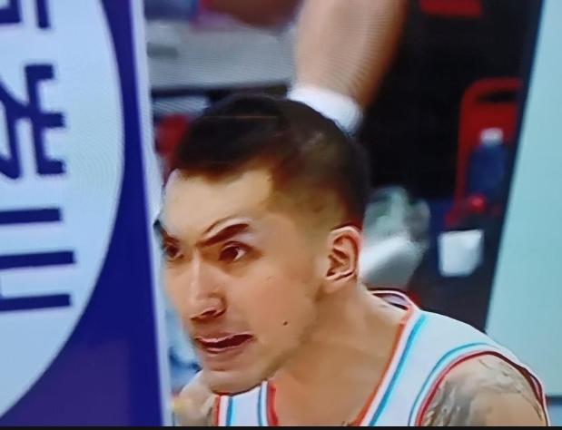 昨晚山东男篮虽败广东队，但陶汉林的表现让人眼前一亮。作为昔日队内的核心，他近几个