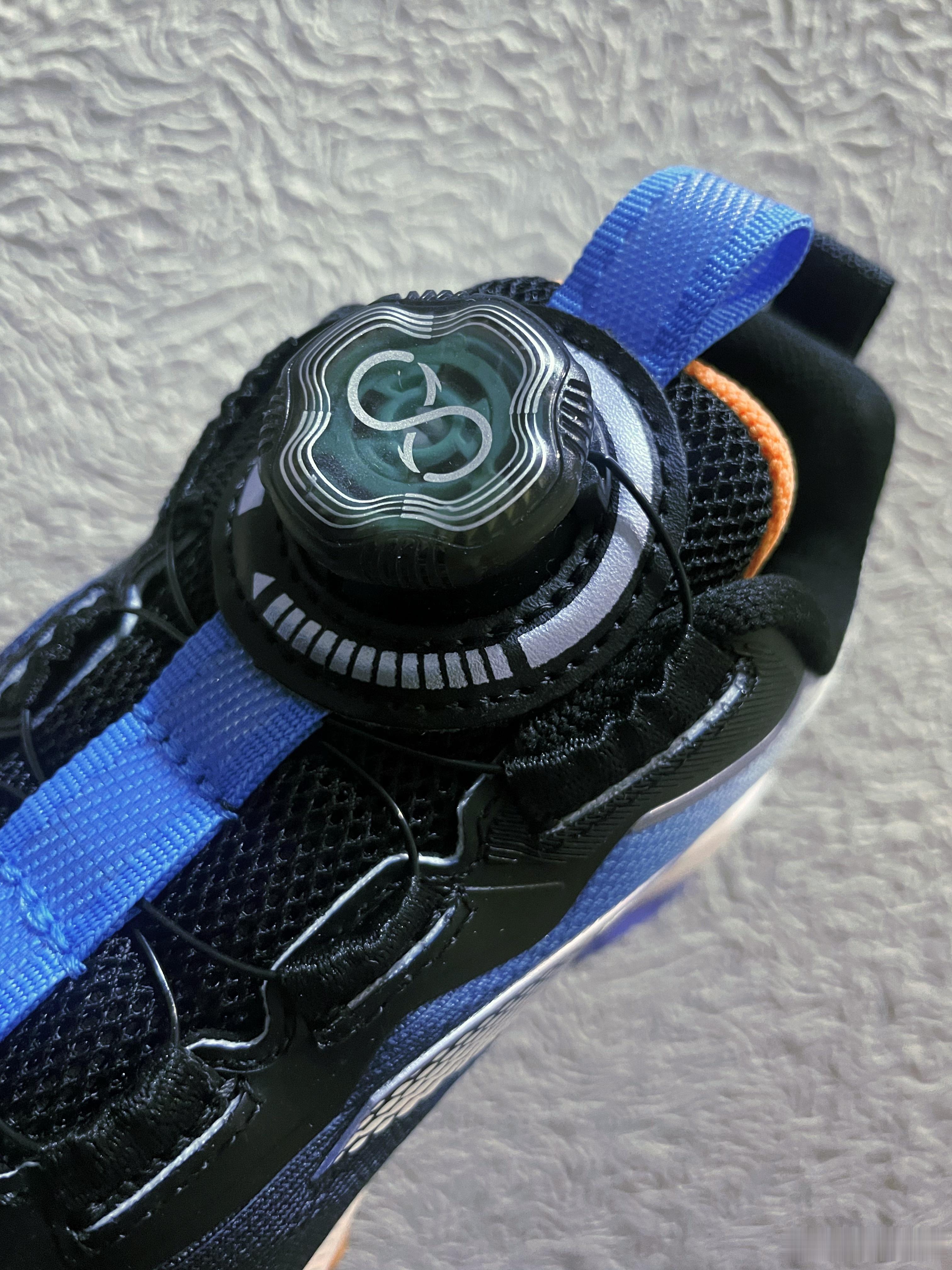 翔聊好物 安踏儿童携手专业机构同建儿童足弓健康研究中心，他们深入研究不用年龄段儿