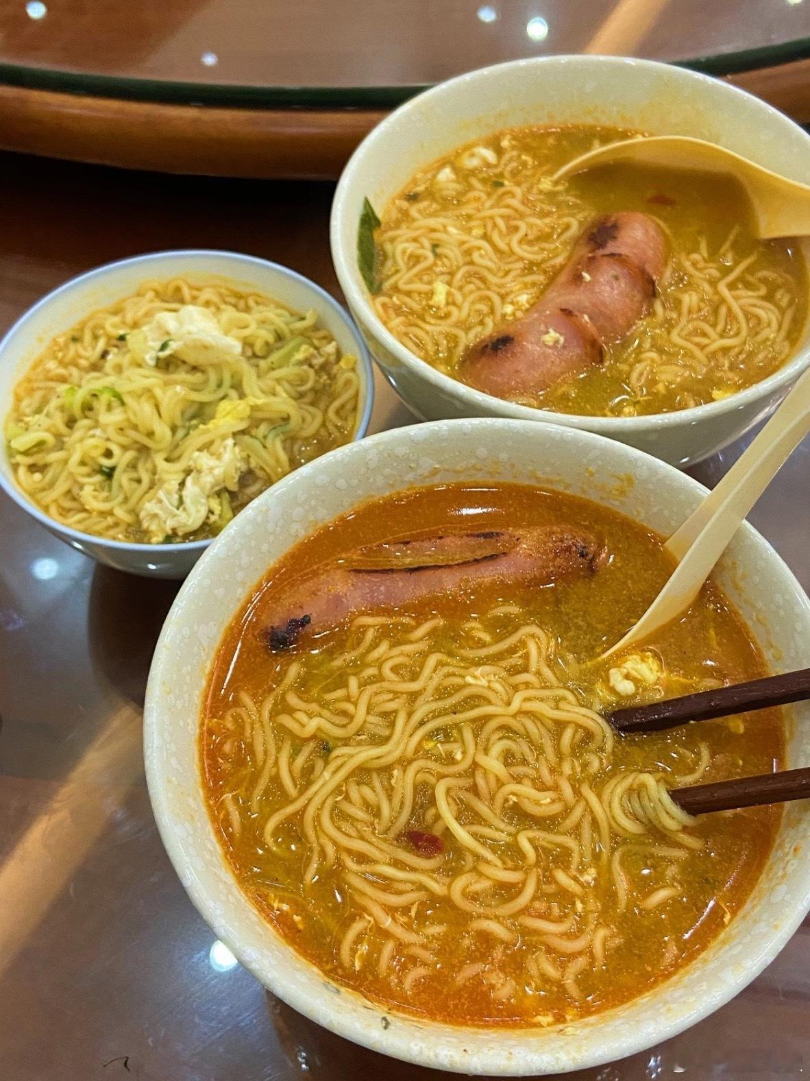 泡面和煮面真的差很多不懂，为啥煮的泡面好吃那么多啊！！！！偶尔吃吃泡面真的促进多