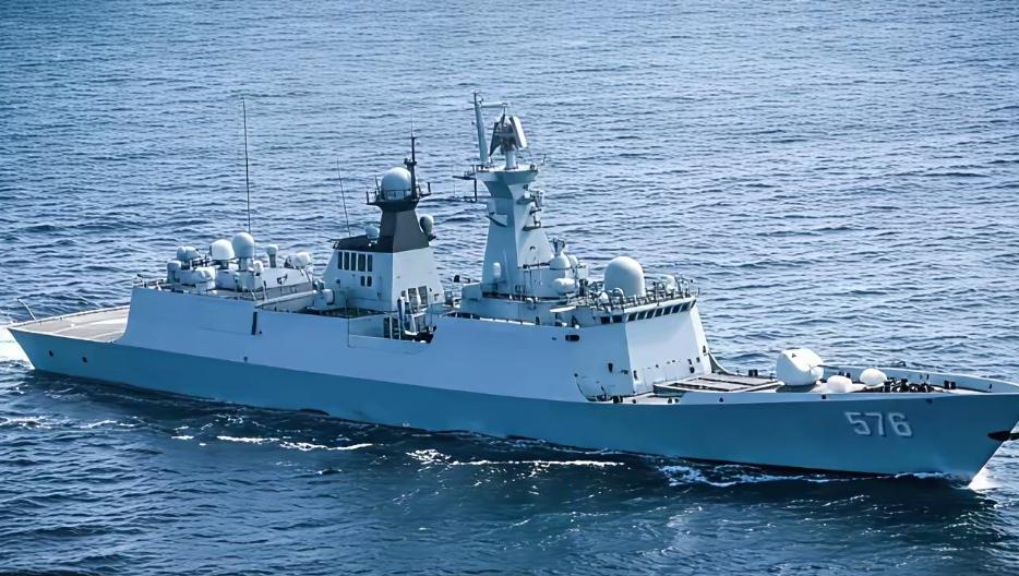 美军宣布封锁后不久，四艘中资超级油轮“中远珠峰”号、“海荣海”号、“金海华”号和