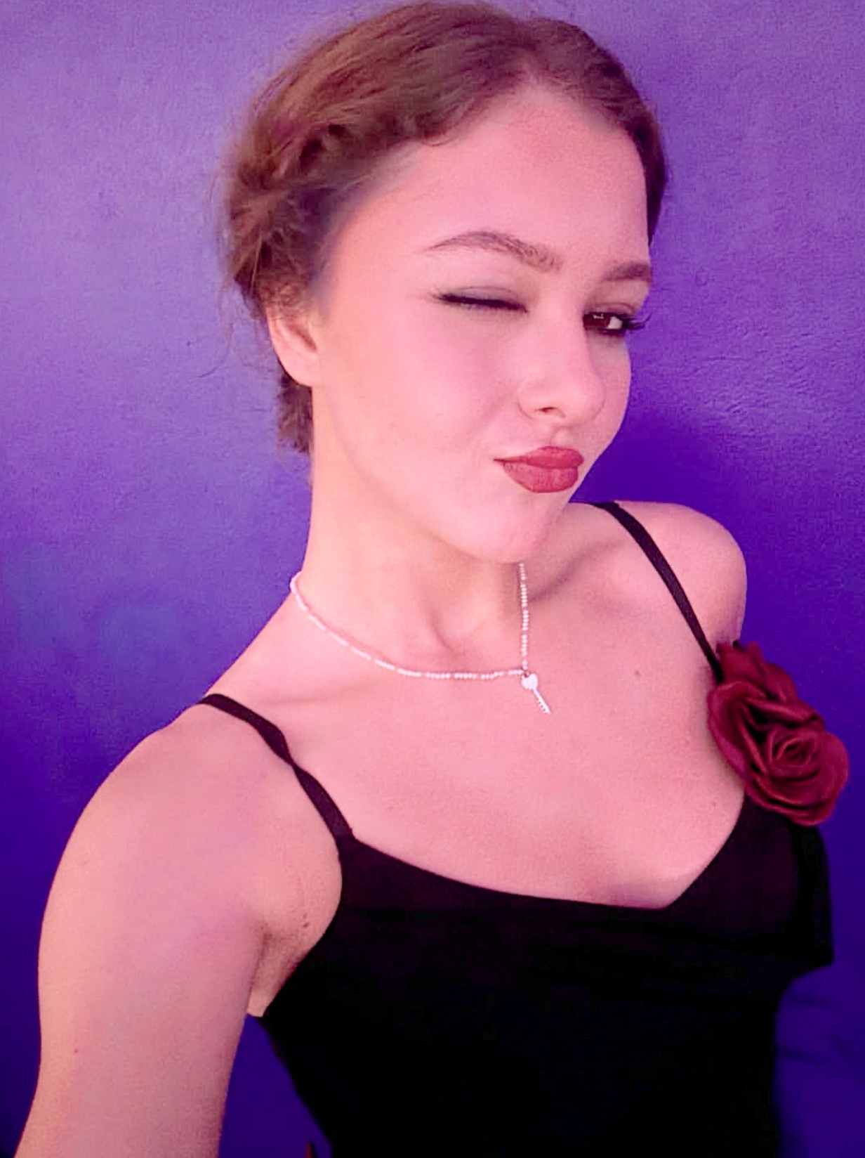 SofiaSamodelkina特别像小卡的一张自拍💕kkk 