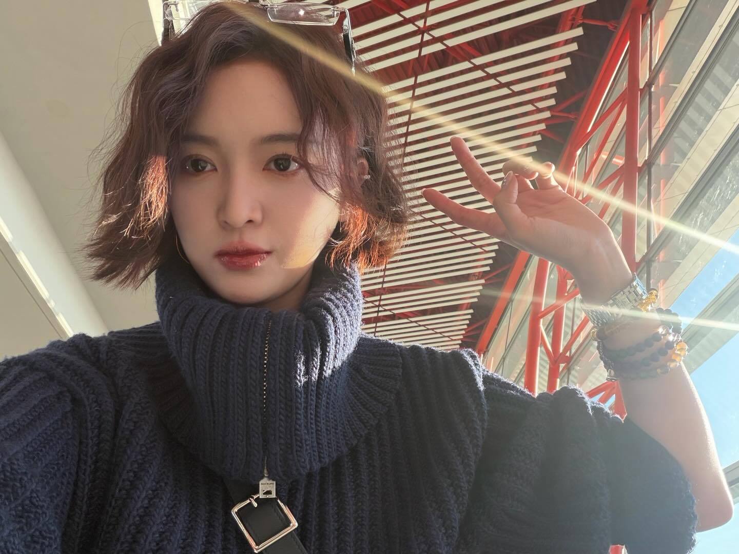 吴宣仪｜就宣仪式感 吴选ins更了喔“👩🏻👩🏻🦰👩🏻🦳”几张跟那