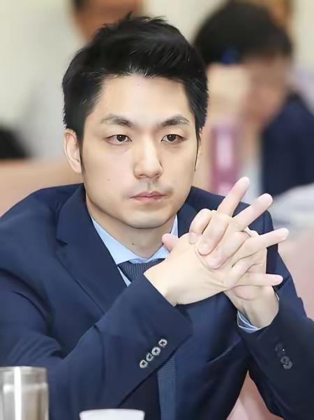 蒋万安的选择：远离漩涡，深耕民生
 
台北市市长、蒋介石曾孙蒋万安近日明确表态，