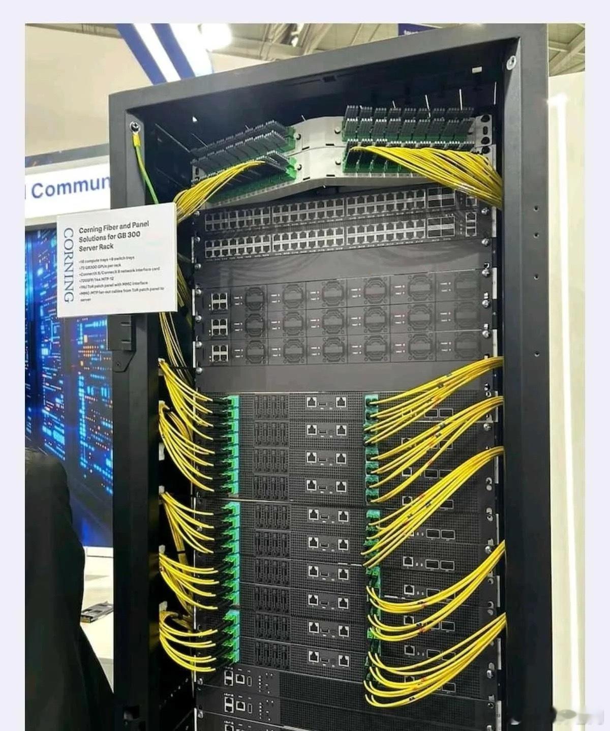 光纤的市值 超过 五粮液易中天的市值总和超过茅台东山精密市值超过福耀光纤和存储，