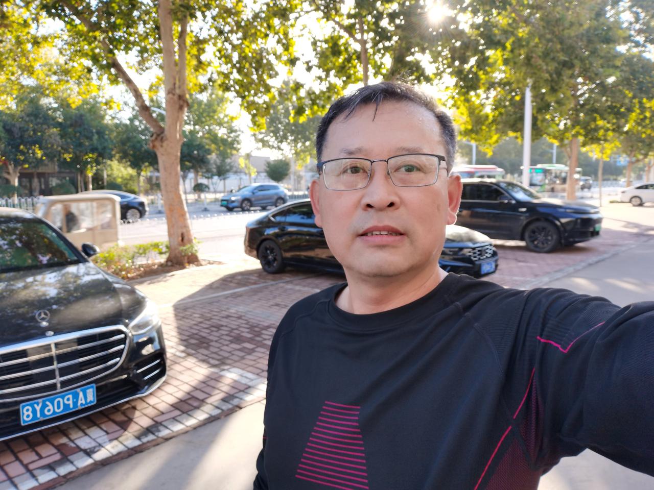 戒烟失败就比别人矮半头吗？

先说结论：你戒不戒烟，真的与别人无关，别人也不会关