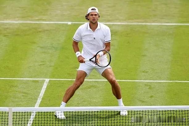 维尔塔宁以6-4 3-6 6-7 6-2 7-6(11-9) 挽救赛点击败谢尔顿