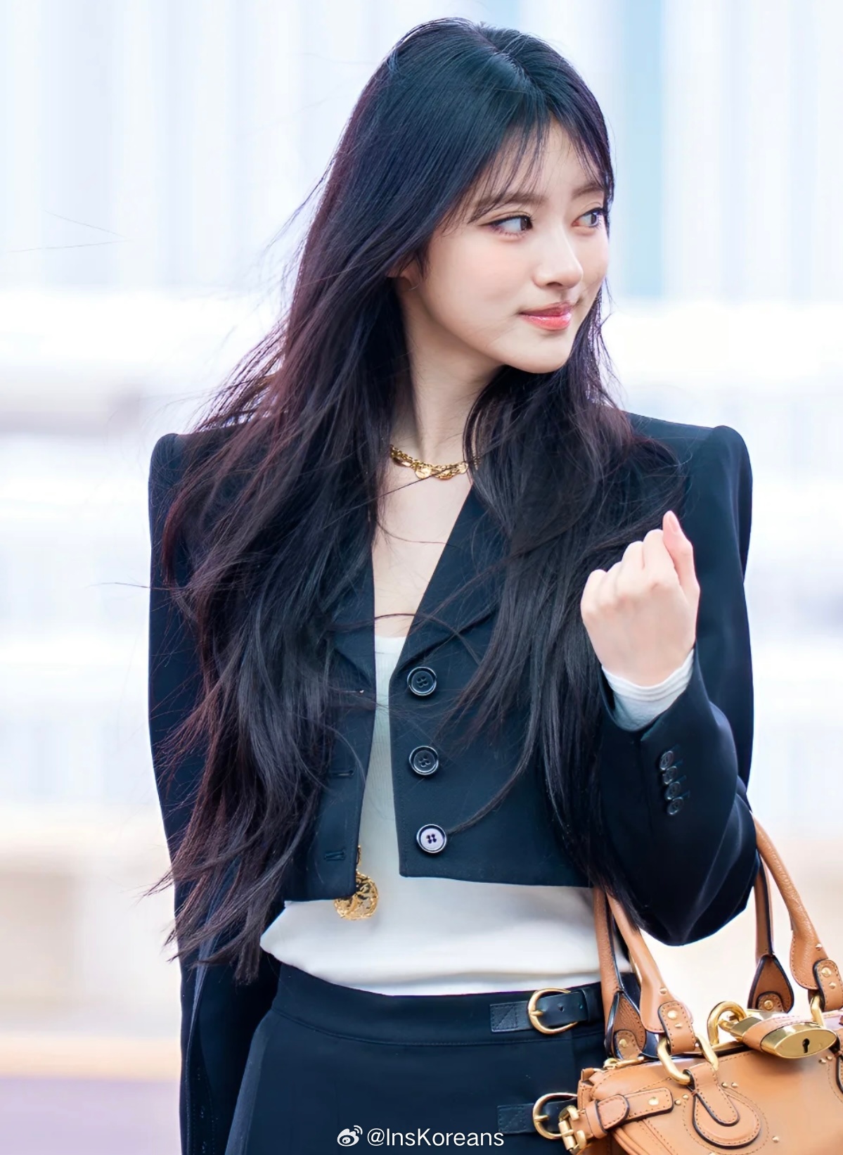 anna anna最近一次出来看着有变化二月份的时候有好多天没出来是去美美了看着