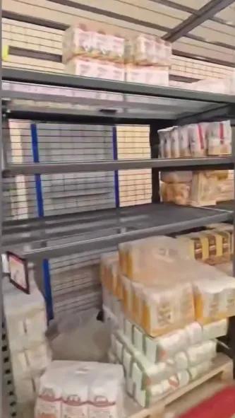 在乌克兰暂时被占领的克里米亚半岛上，随着燃料危机的出现，食品危机也随之而来——零