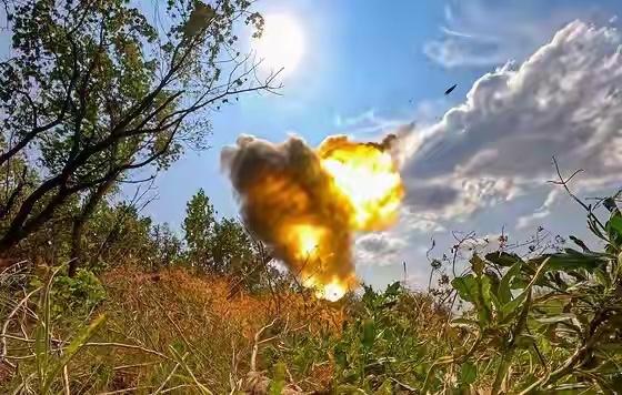 莫斯科硬抗72小时无人机猛攻！
俄军反手斩根，端掉法国军官窝点

乌军上千架无人