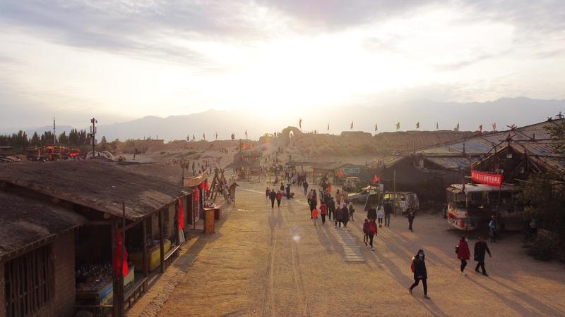 随着年岁的增长，我的怀古之情愈发浓郁。草坯屋、土打墙、古建筑，这些元素几乎占据了