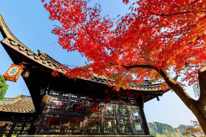 一入秋，扬州就成了广陵。 ​ ​​​