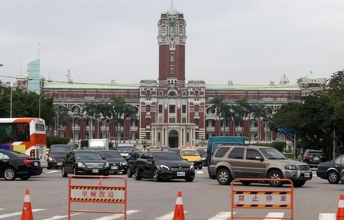 台湾在野党号召人民，站上“凯道”（“总统府”前凯达格兰大道），对执政者处理食安问