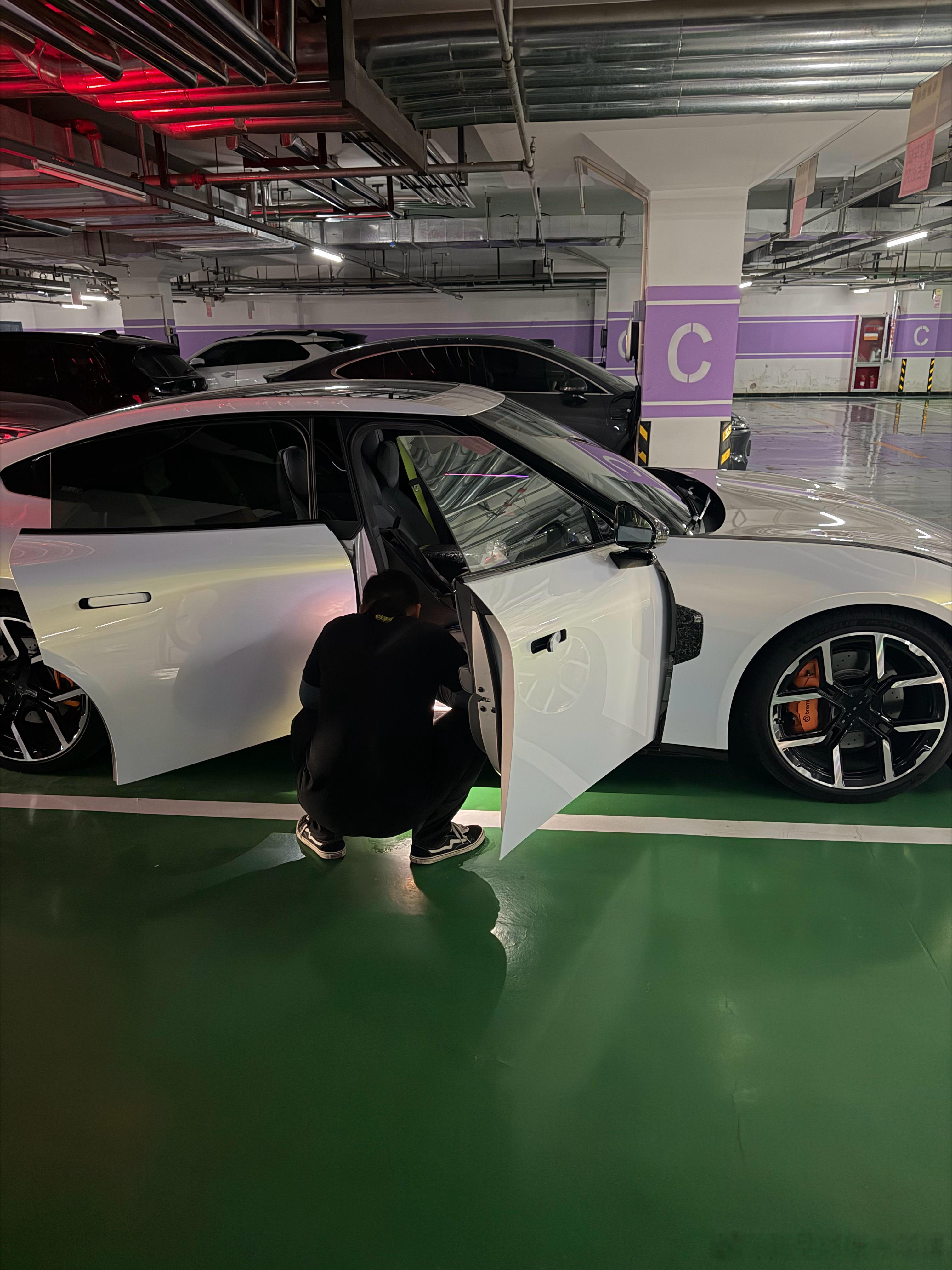 约了懂车帝上门看车，看看啥情况准备把P7卖掉换SUV，L03挺好（主要是有VLA