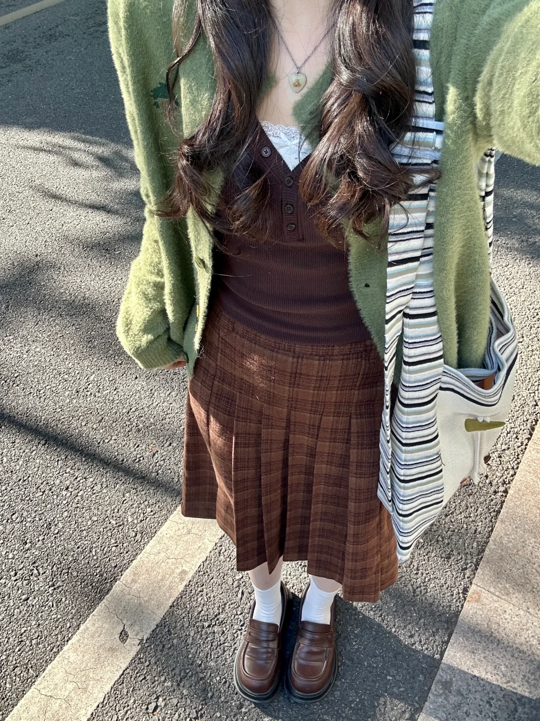 Hollister针织叠穿毛衣外套和格子裙好甜！！
