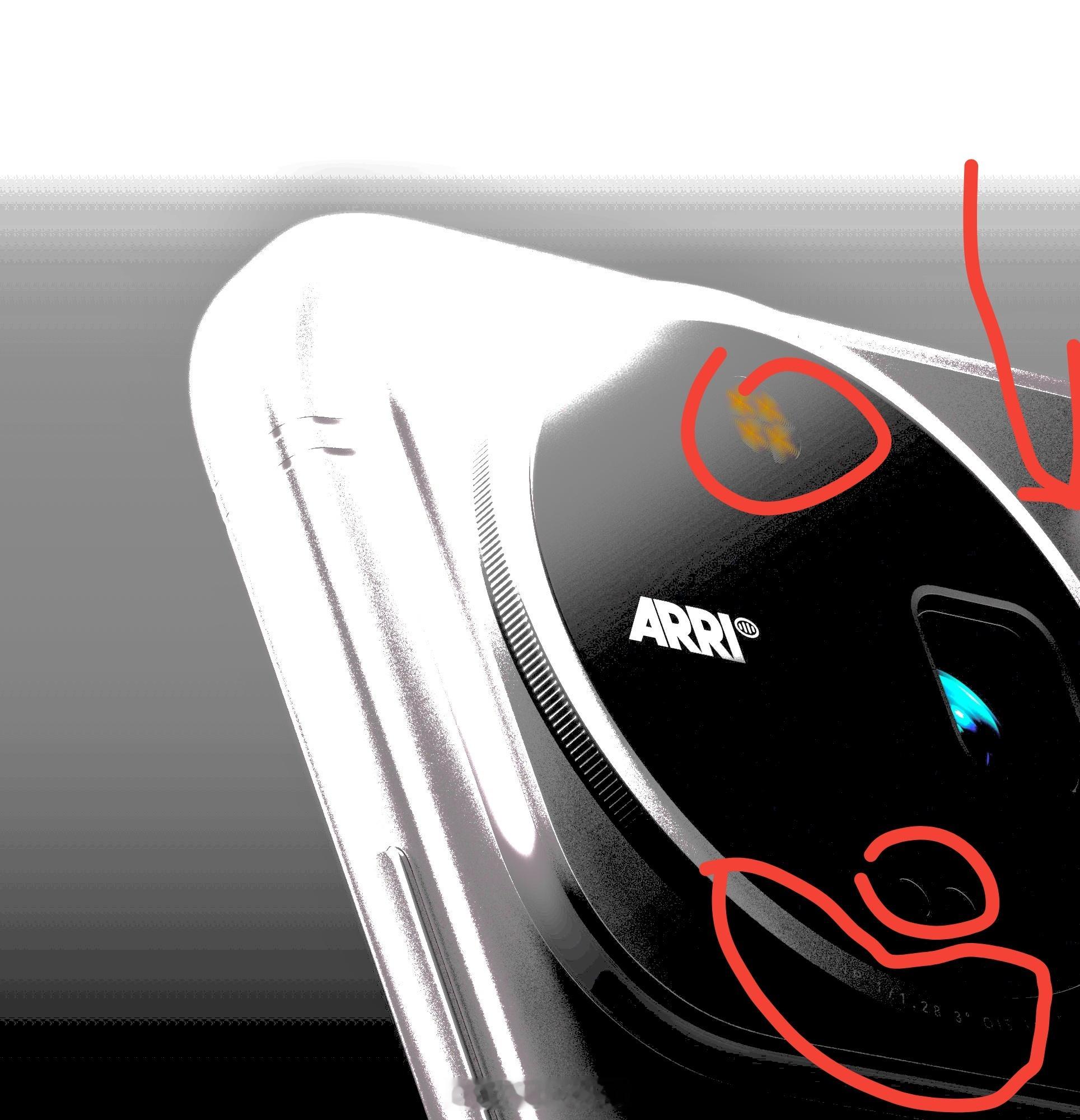 看这个样子，今年除了vivo X500系列是居中大圆以外，其他家都是横向大矩阵。