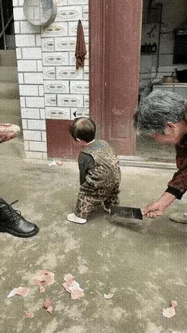 这是什么风俗？有人知道吗？

社会百态 你问我答 风俗 居然有这种风俗