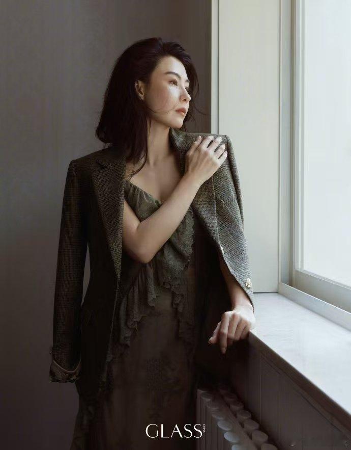 张柏芝权威美貌张柏芝千禧年珠宝美人有人说美会被时间消磨，张柏芝说“不可能”。GL