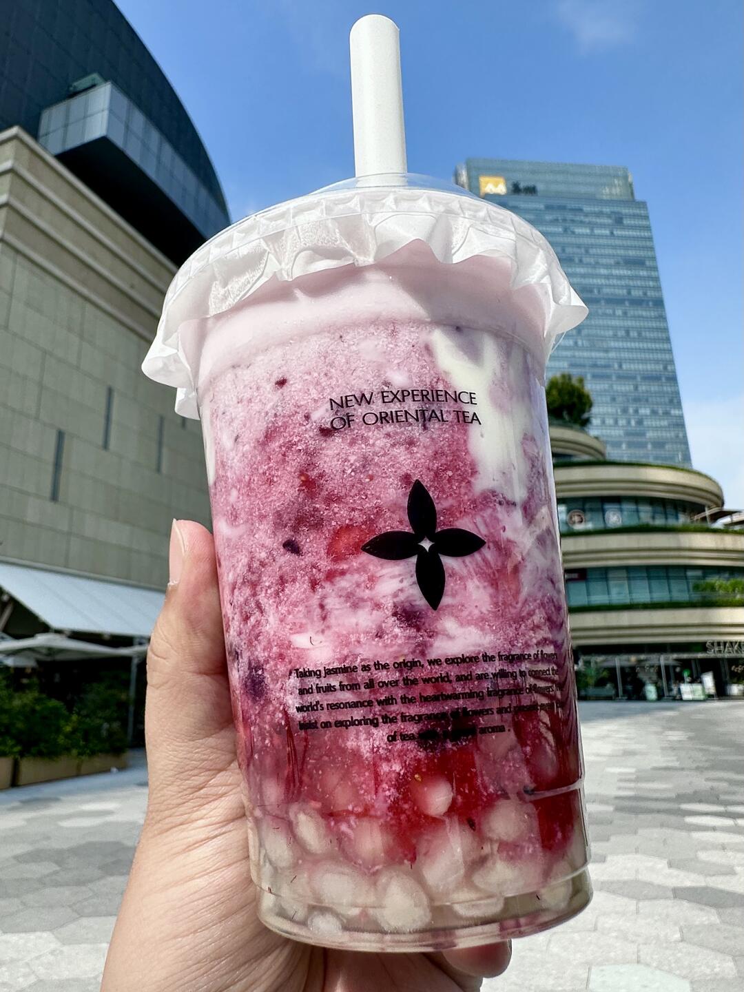 茉莉奶白这杯…有种不顾人死活的好喝！！！