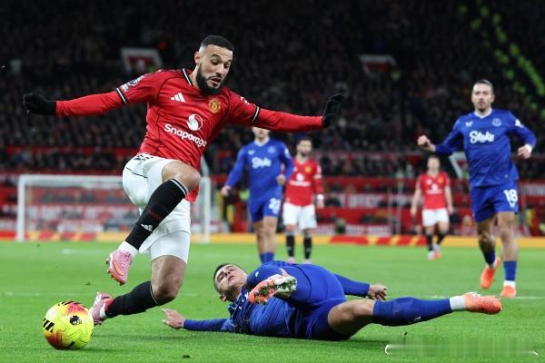 马兹拉维未获放行 曼联投诉摩洛哥未果据BBC，曼联对摩洛哥拒绝放行努塞尔·马兹拉