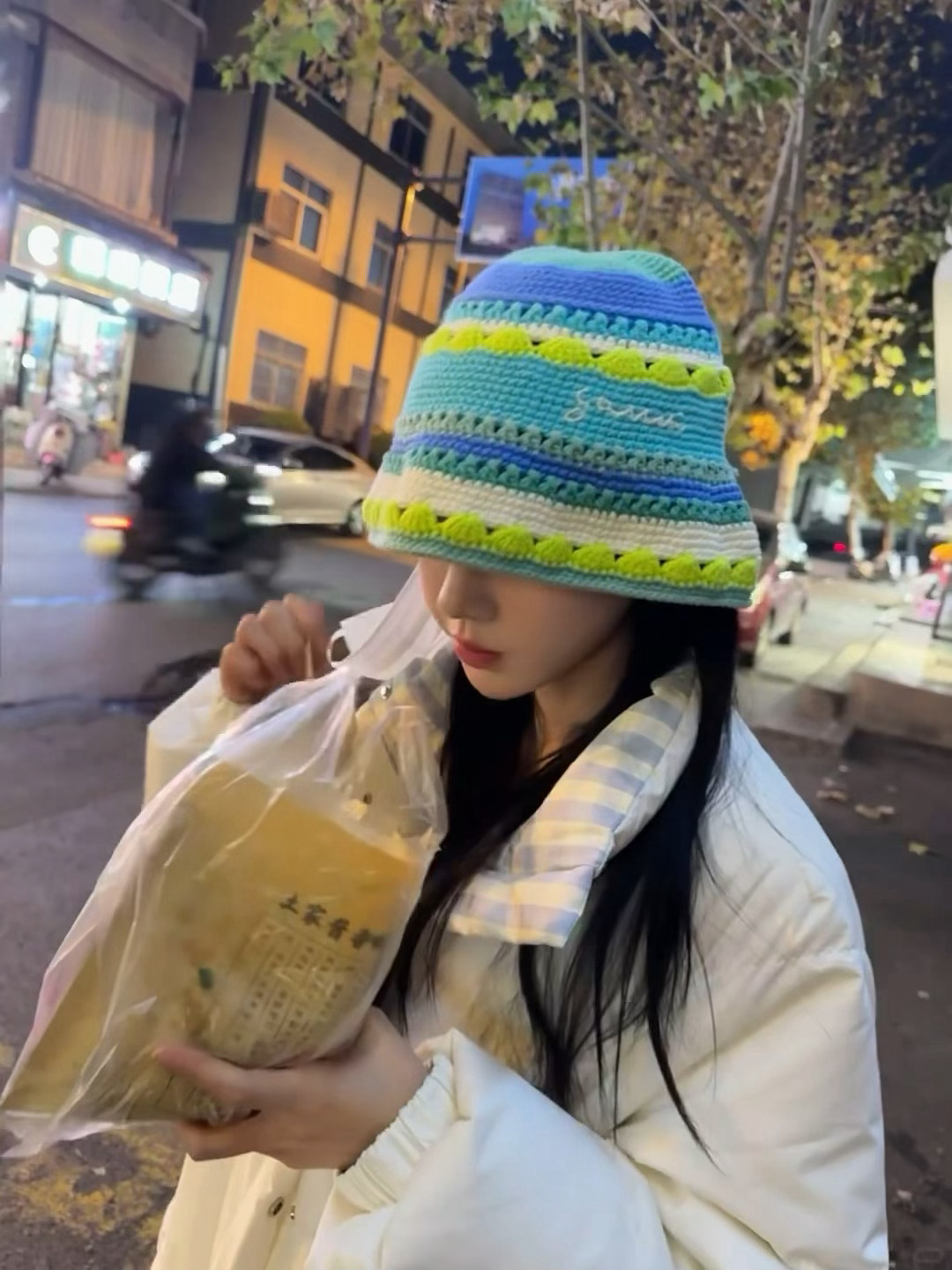 鞠婧祎粉丝保密协议到期了宇宙至俊之猪正在进食中，勿扰。 