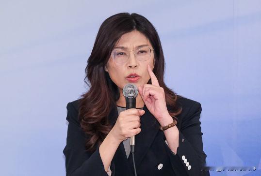 郑丽文怒斥赖清德：别再玩火，台湾民众不想打！
 
12月29日，中国国民党主席郑