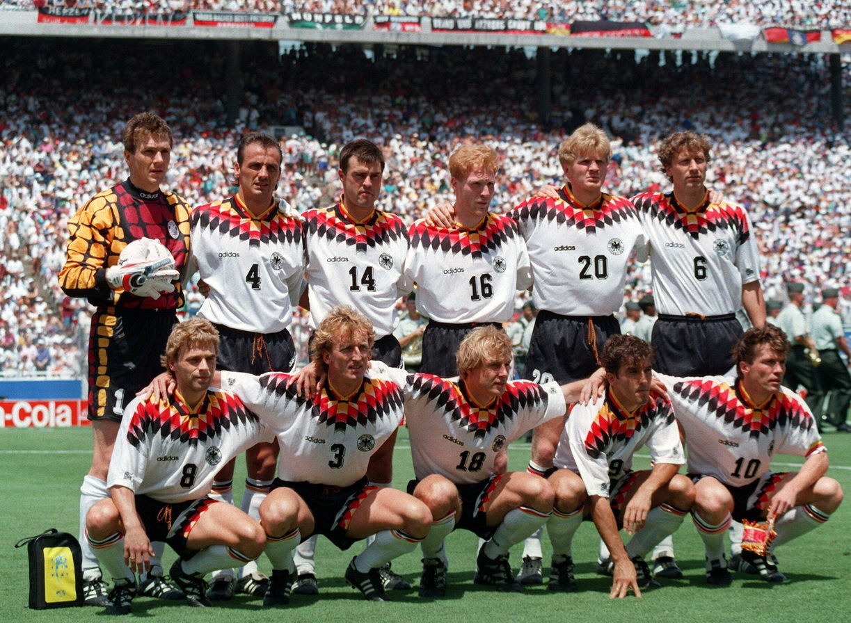世界杯 德国队首发阵容，能认出来几个？1994年6月17日，世界杯小组赛，德国v