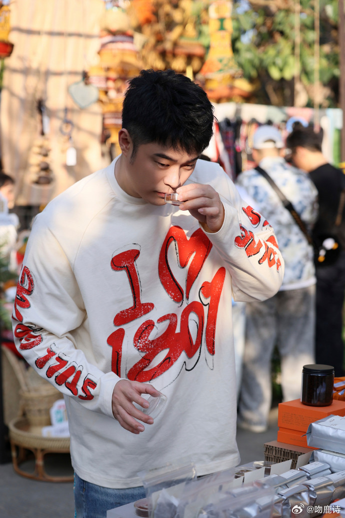 陈赫笑容真的会转移陈赫大概是笑容转移定律的忠实实践者，每次在综艺里笑别人有多欢，