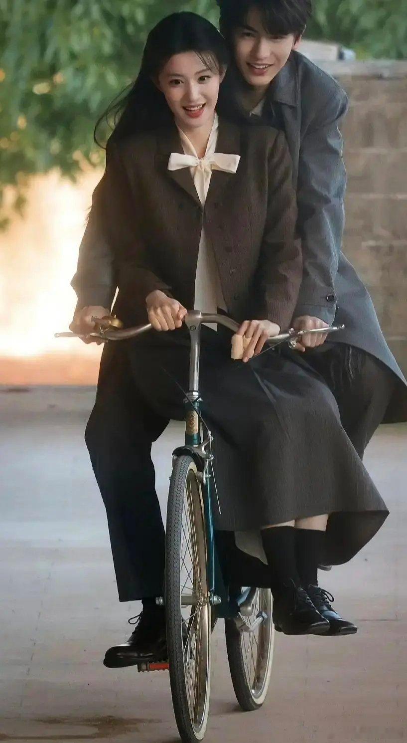 还是觉得可以爆的毕竟男帅女美而且cp感爆棚剧情反转也很有意思 