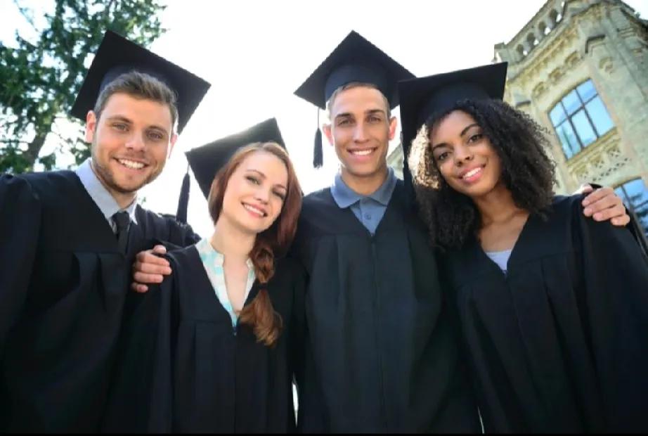#秋日生活打卡季# 中国科学院大学是招收博士生最多的高校，其他20所高校也有各自
