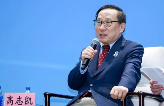 美国记者故意挖坑“万一台湾不想被统一怎么办”？没想到被高志凯教授仅用一句话，完成