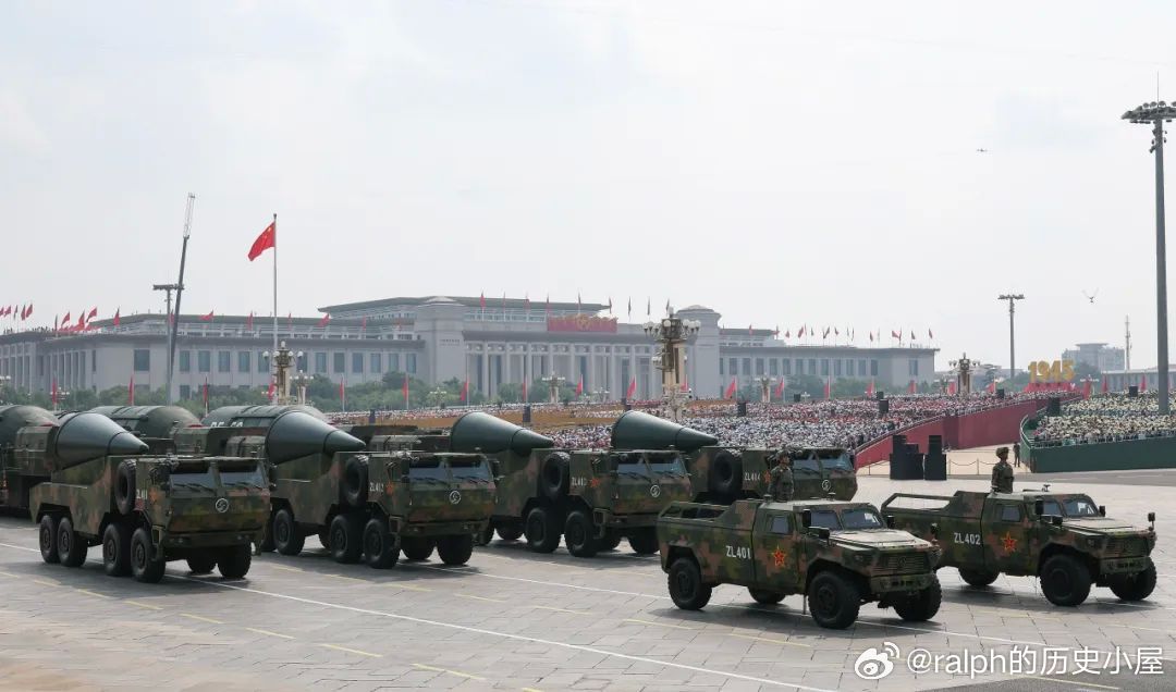 2025年9月3日阅兵，核导弹第二方队接受检阅。打击范围覆盖全球，全时戒备、有效