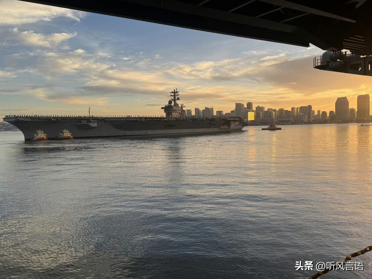 3月14日，美国海军“尼米兹”号航空母舰（CVN - 68）驶离圣迭戈。
船员们