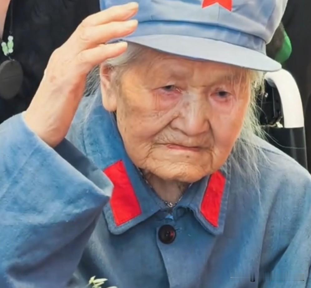 送别百岁长征女红军！最后一位走完长征的女战士王全英离世，享年105岁。
7月22