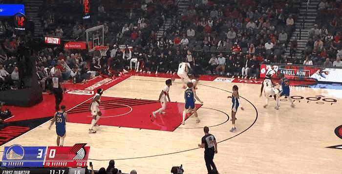 涨球了？这球不像是库明加的风格！
在今天NBA季前赛勇士对阵开拓者的第一节比赛初