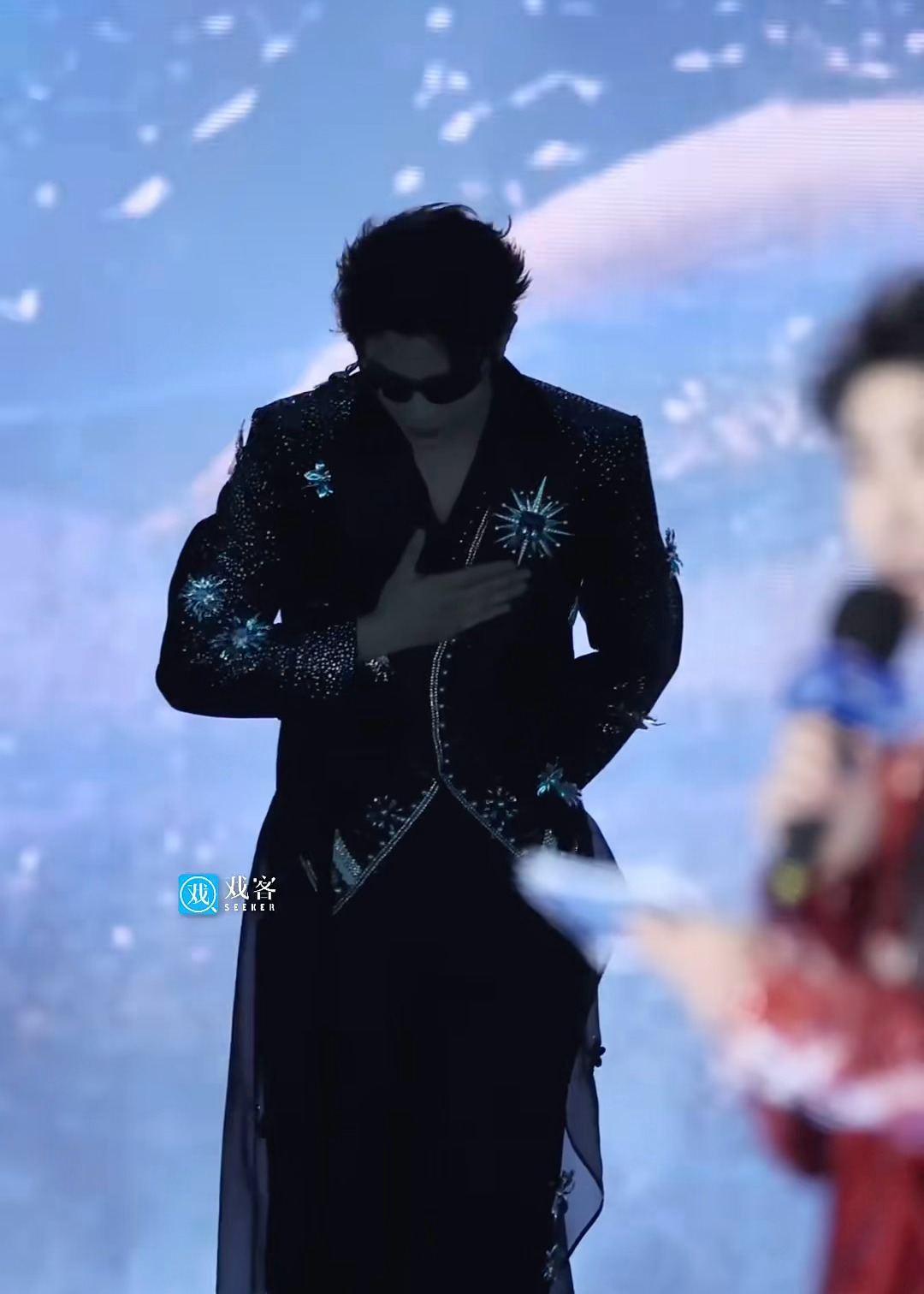 丁禹兮直拍丁禹兮饭撒的神。。环绕式王子礼和飞吻😘 