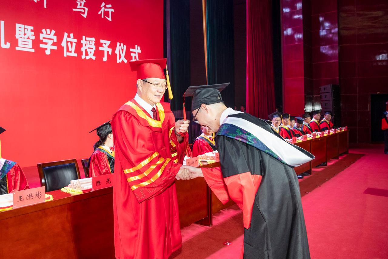 河南科技大学正式换帅！新校长比老校长年龄还大？

河南科技大学的“院士校长”悬念