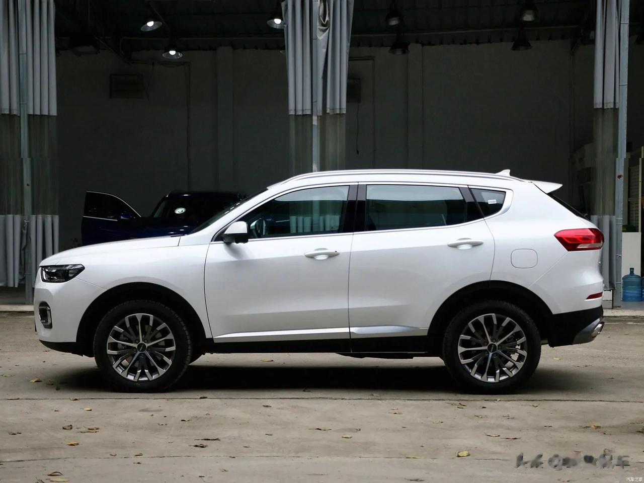 还记得11年小米开始卖手机时，诺基亚，三星，摩托罗拉，包括中兴都异常强大，但现在