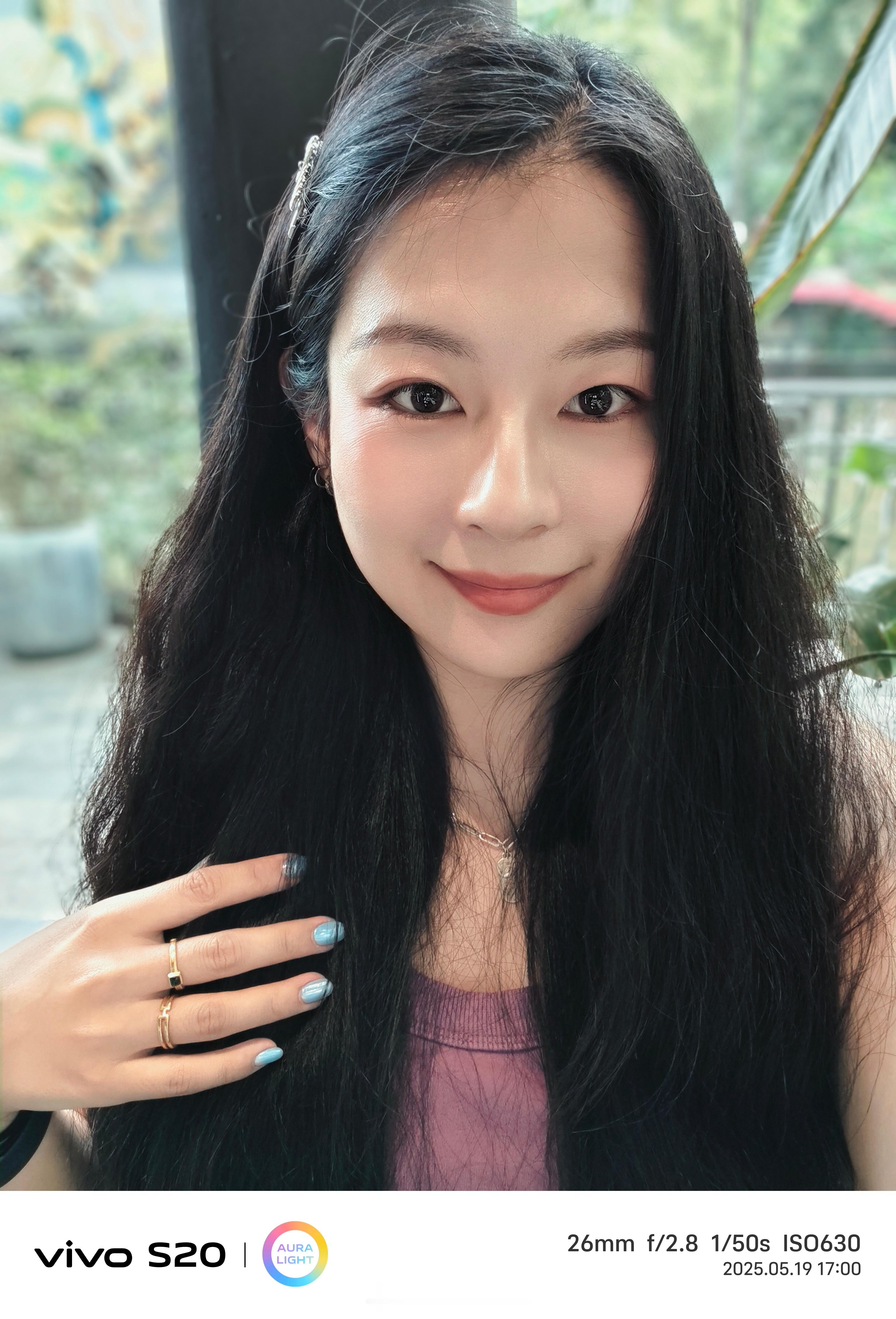 现在除了iPhone其它手机人像模式拍完不用再p了对于我这种不太美丽的人来说原图