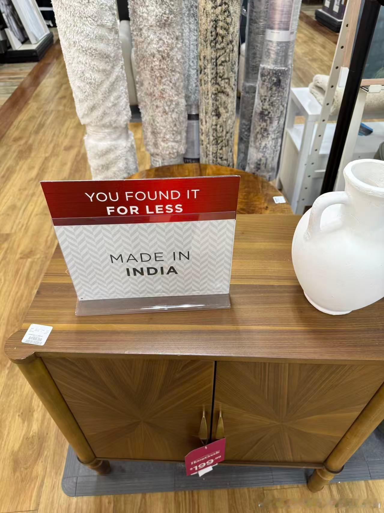 在美国逛商店，发现印度生产的商品真是越来越多了，现在这些印度生产的家具灯具质量越