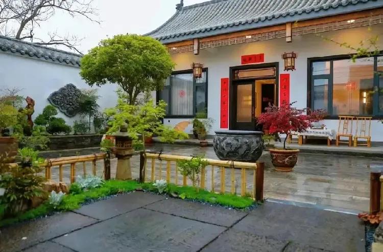老家亲戚说的一番话，让我震惊了！


他儿子在外地打工年近三十，相亲几次都没有成