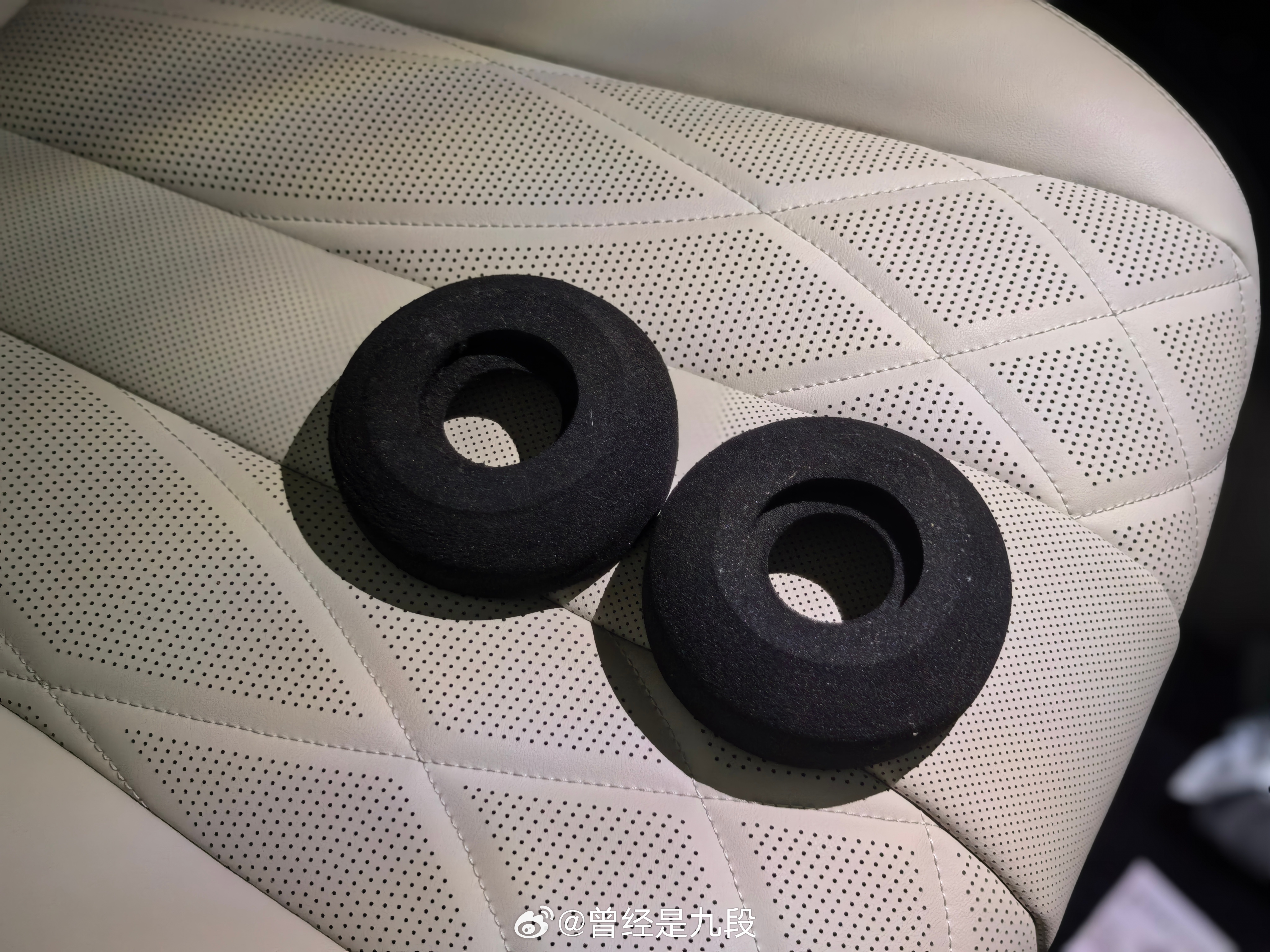 GRADO GS3000e原配耳罩粉掉了，今天翻箱倒柜又找出一副全新的，怒省50