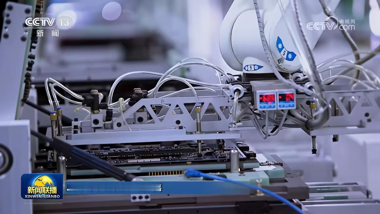 欧美怎么都想不明白，中国高科技到底是怎么发展起来的。 叫你们封锁抹黑我们！ 